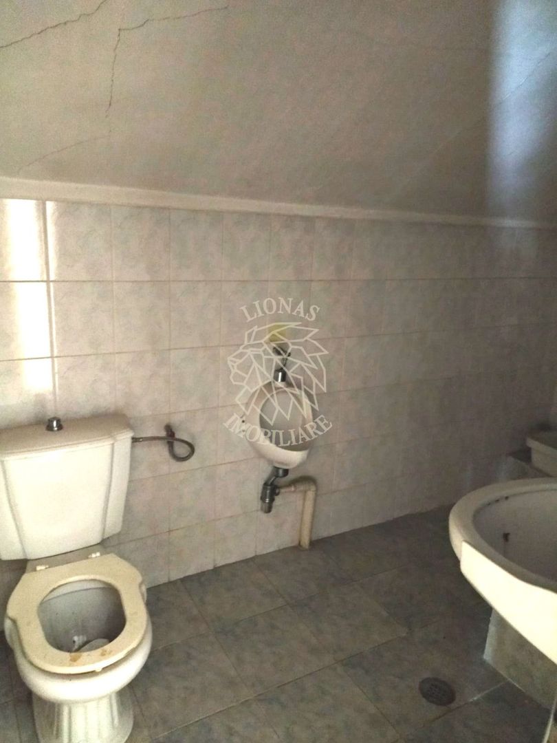 Spatiu central -ideal locuire /pensiune/cabinet/birouri- Sangeorz-Bai - Poză 11