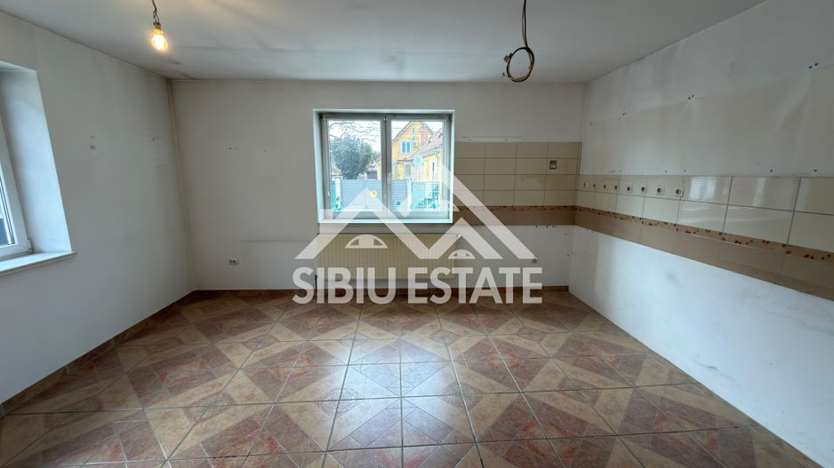 Casă de vânzare în cartierul Turnișor , Strada Livezii, Sibiu - Poză 1