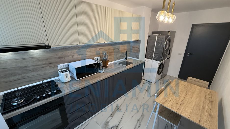 4 camere - 93mp - mobila - utilat - lux - Hotel Ramada - Poză 9