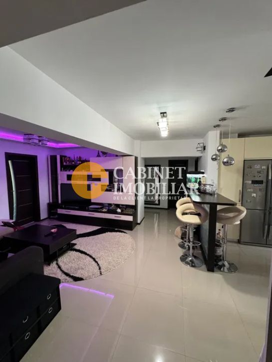 Copou - 4 camere - 107mp - garaj - etaj intermediar - Poză 1