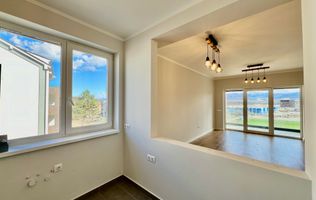 Apartament 3 camere, terasa 10.7 mp-A.C , jaluzele electrice