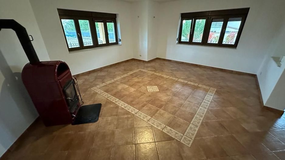 VILA  - ARADULUI. -British - Poză 22