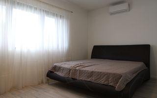 Zona Lipovei, casa 4 camere + 3 bai, curte proprie. - Poză 13