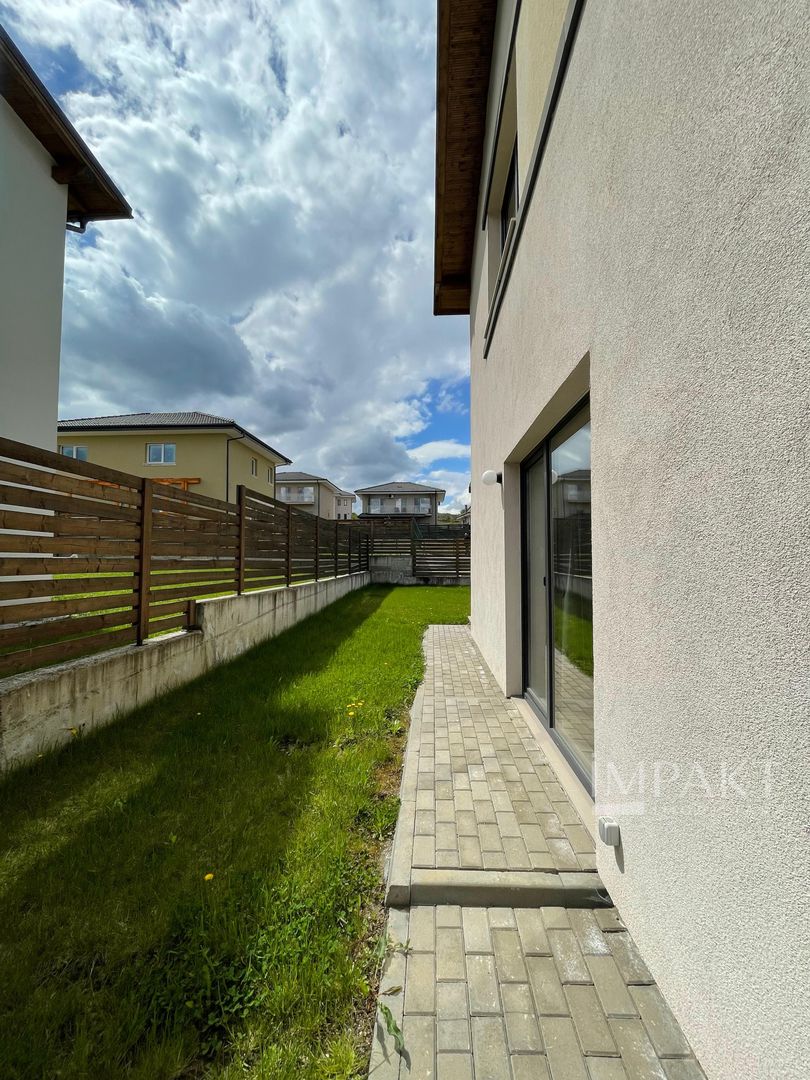 Casă / Vilă cu 4 camere de vanzare- Dezmir - Poză 4