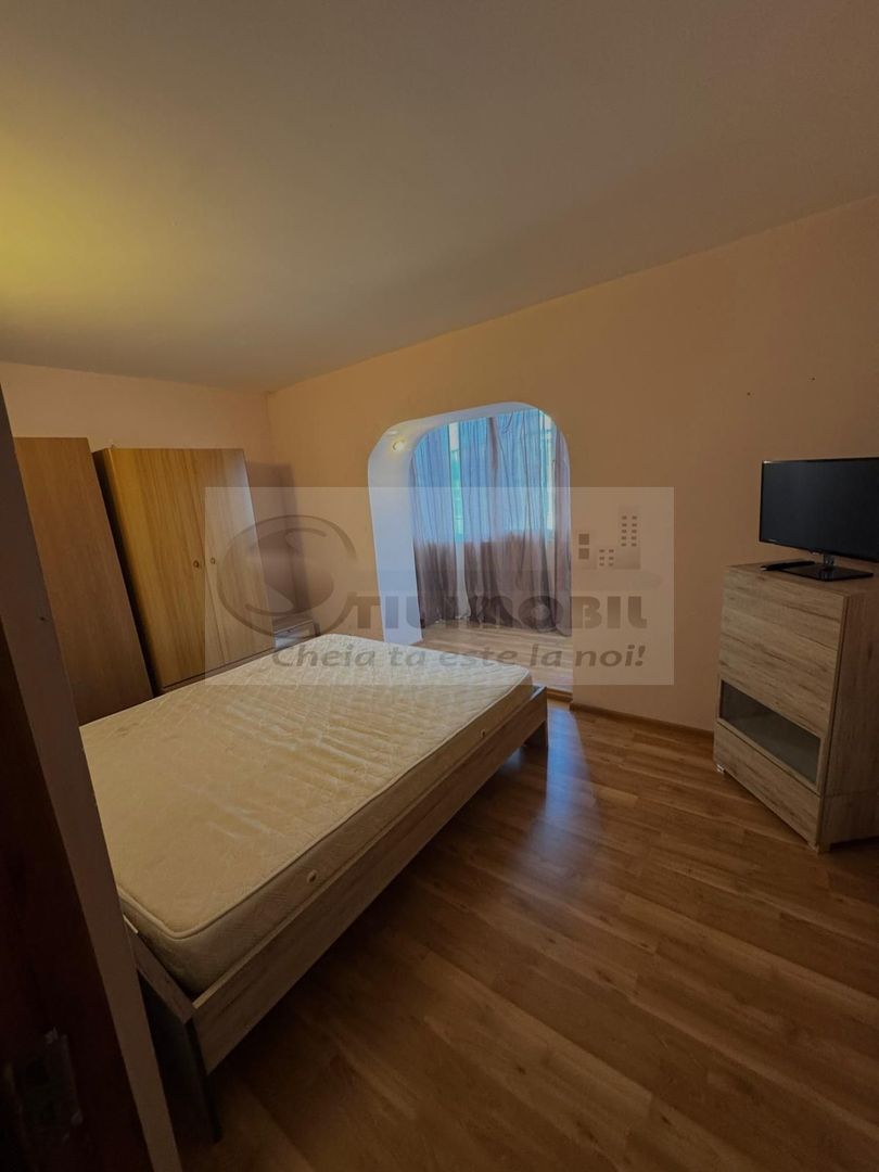 Apartament 3 camere – zona Nicolina(prima stație după Podul Ros) - Poză 1