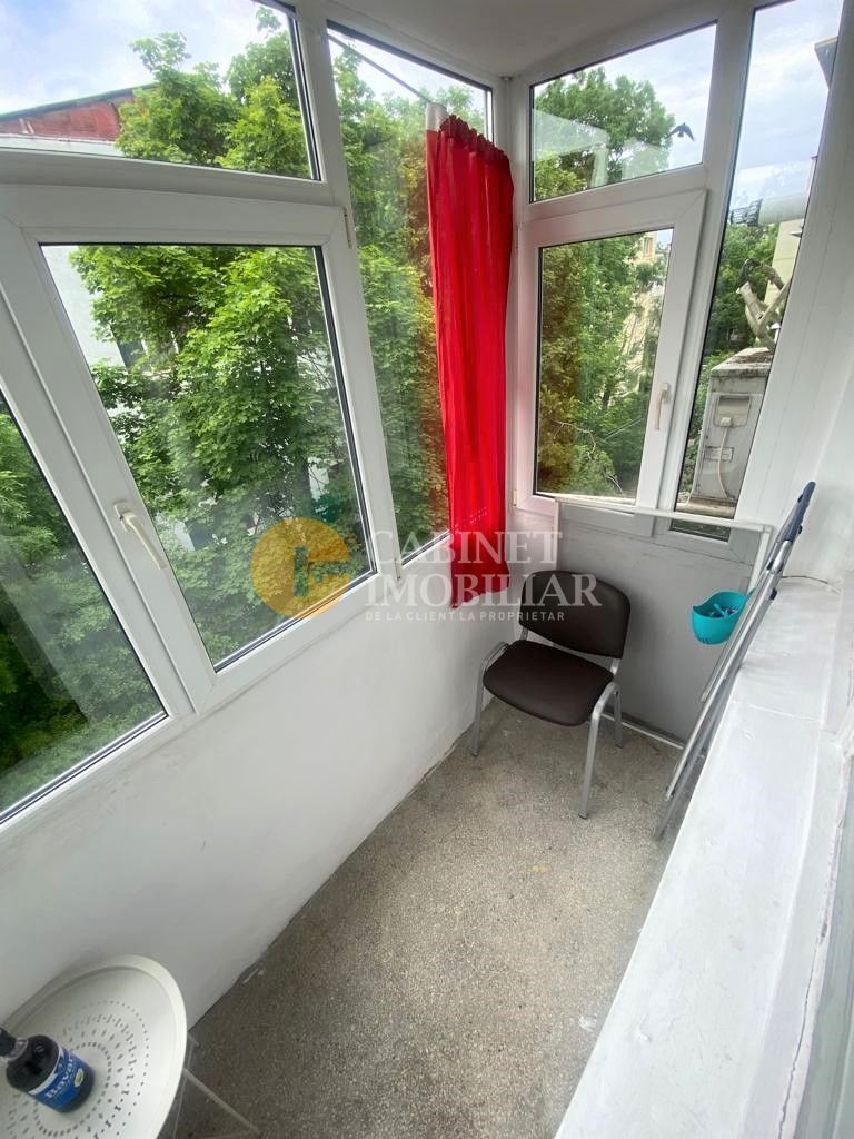 Etaj 3 apartament cu 3 camere zona Pod Ros - Poză 6