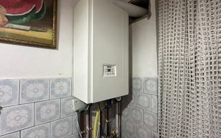 Apartament cu 3 camere de vânzare, în Buhuși - Poză 4