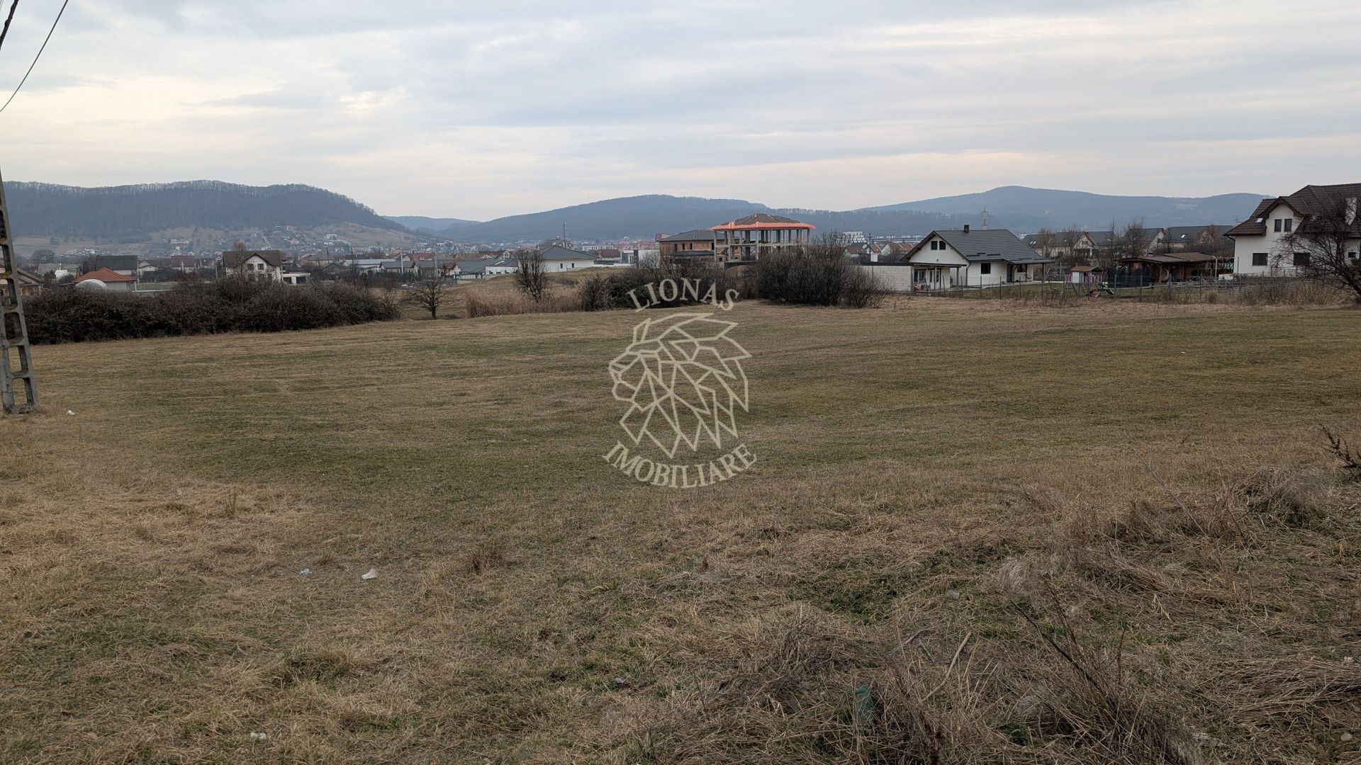 Teren intravilan 5000 mp cu utilitati-ideal case-Zona Valea Rusului - Poză 1