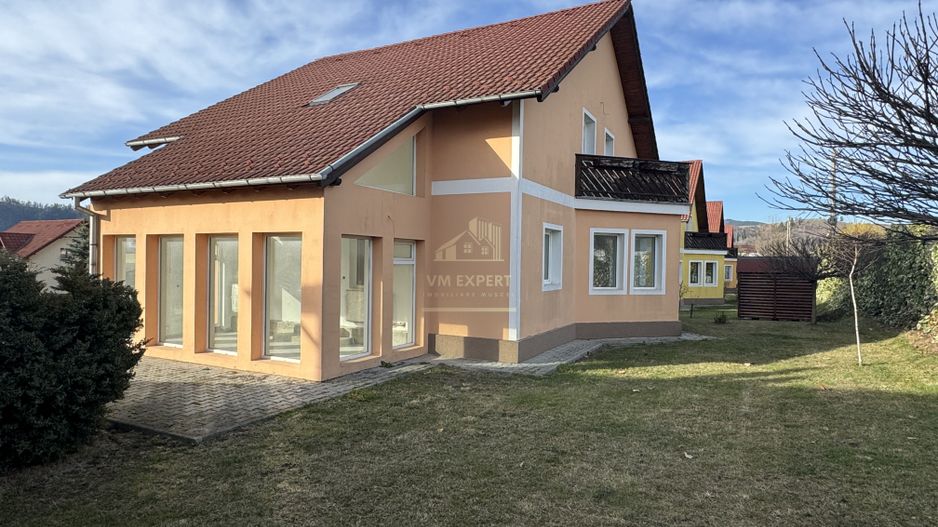 VILA 5 CAMERE,TEREN 560 MP, CAMPULUNG, ARGES - Poză 23