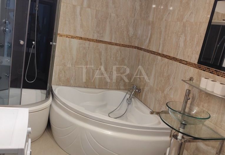 Vând apartament în Florești, zona Florilor. - Poză 8