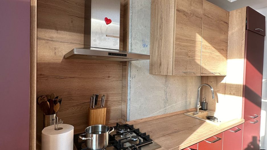 Apartament luminos, mobilat complet, cu loc de parcare inclus - Poză 10