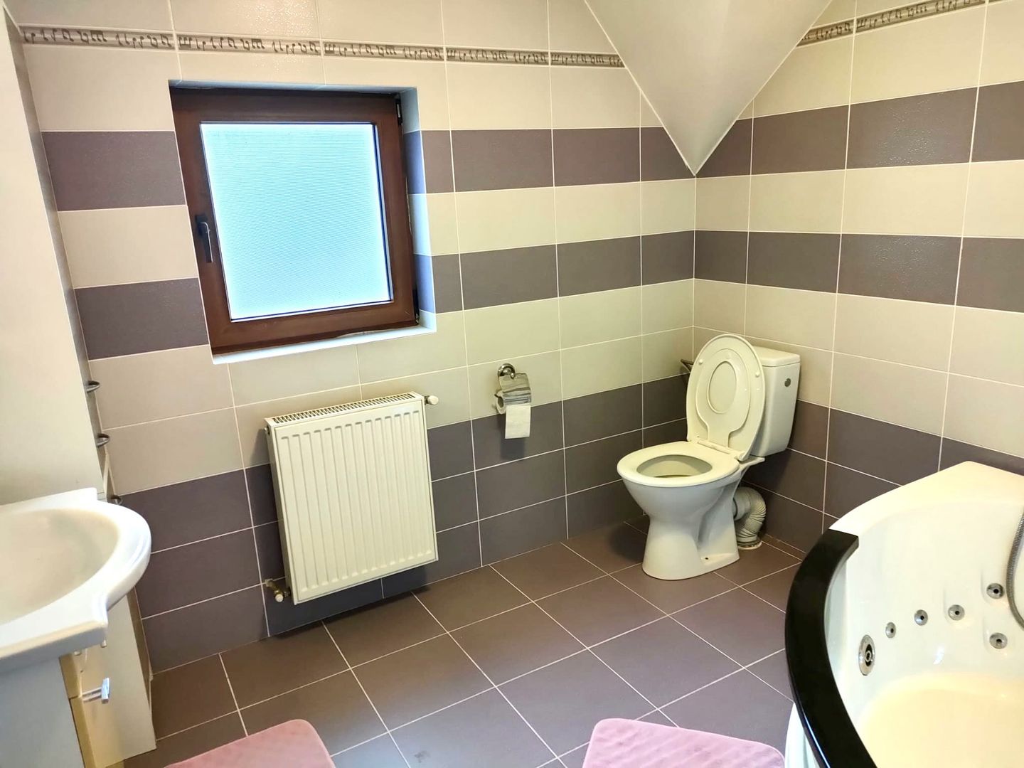 CASA SPATIOASA - Poză 12