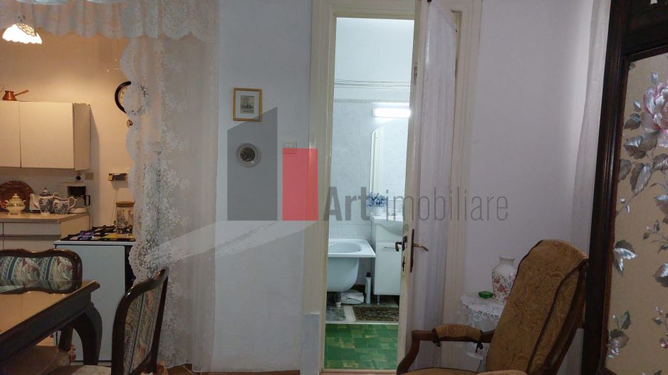 Apartamentul "SEMINTERRATO", Unirii-Cartierul Evreiesc, vila FARA RISC SEISMIC - Poză 6
