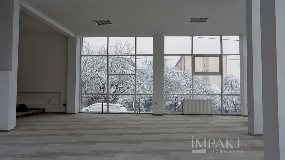 Cladire de birouri cu  spatii vitrate generoase in Zorilor. - Poză 2