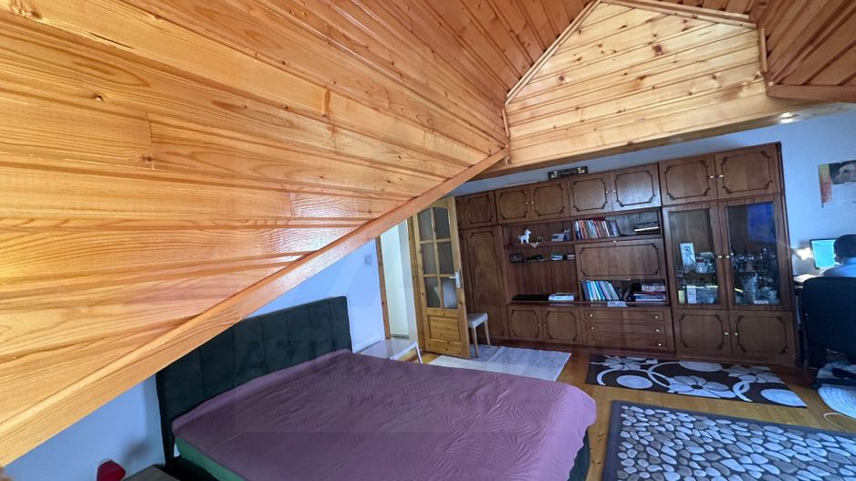 Apartament 3 camere decomandat  78 mp pivnita curte  in zona Centrala - Poză 8