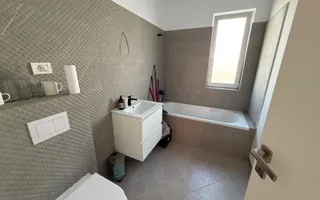 Disponibil imediat. Decomandat. Pozitie excelenta - Poză 11