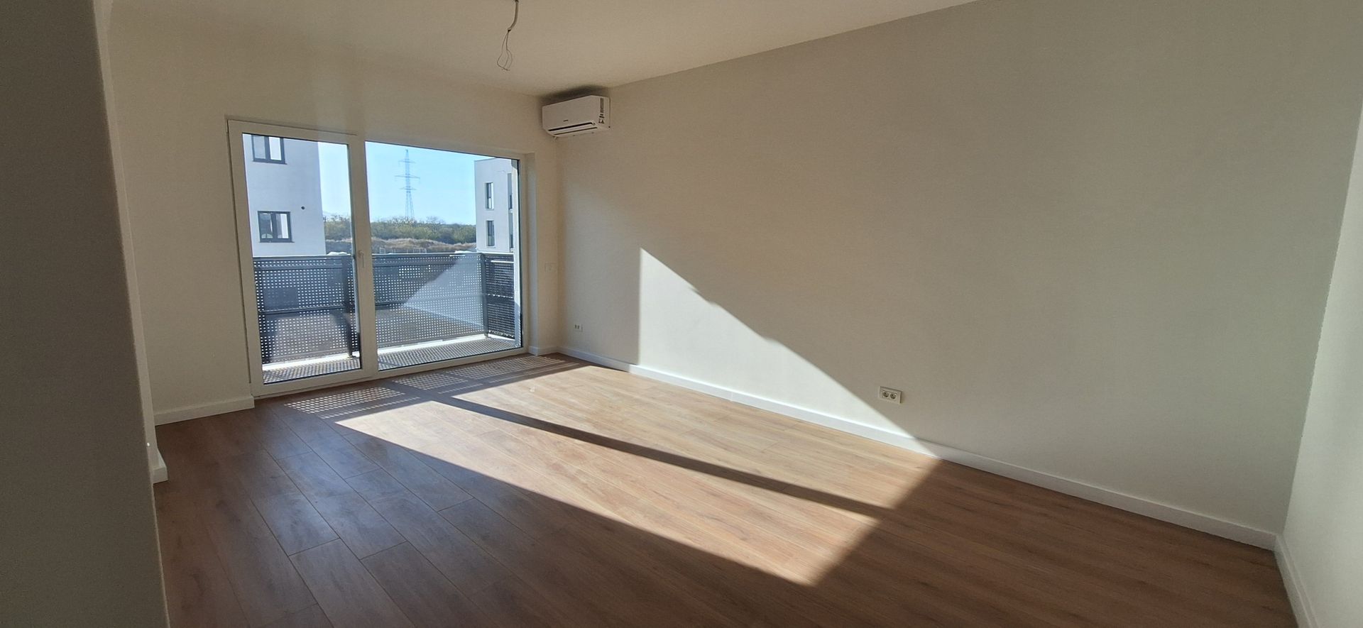 Apartament 2 camere cu loc de parcare inclus - Poză 3