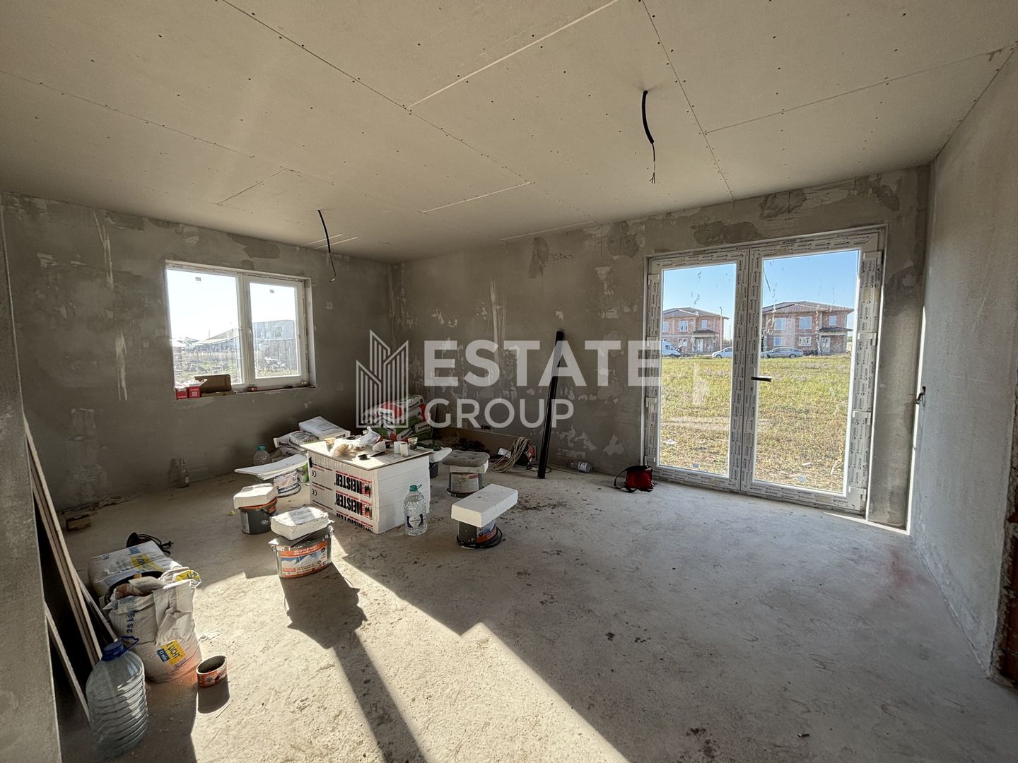 Casa individuala cu 4 camere in Mosnita Noua zona Castel - Poză 13