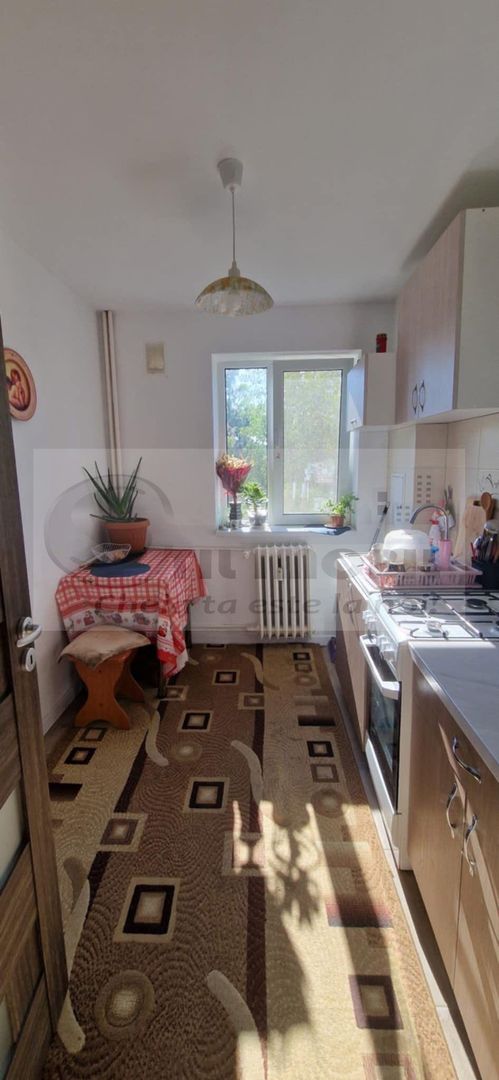 Apartament cu 3 camere si balcon - zona Podu Ros - 450€ - Poză 4