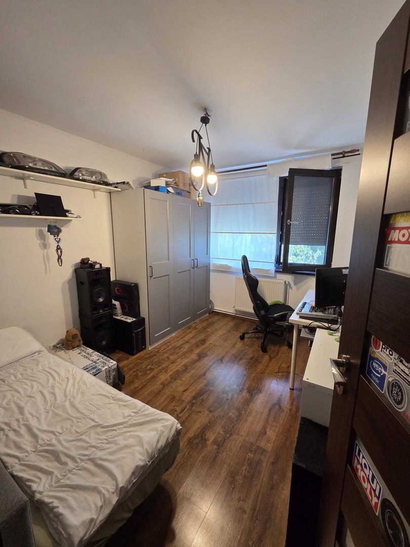 Vanzare Apartament 4 camere, 2 băi, balcon mare, centrala, boxa – Drumul Taberei - Poză 5