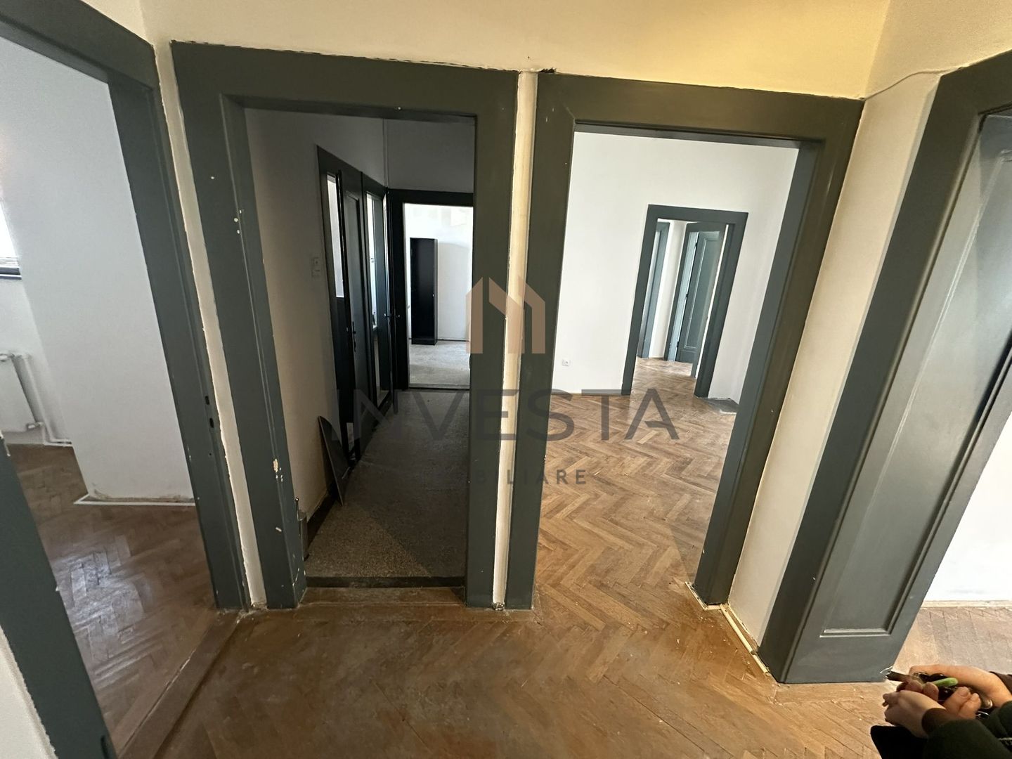 Apartament 4 camere 115 mp Ultracentral etaj intermediar pe Eroilor! - Poză 5