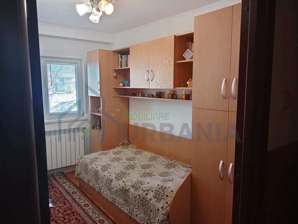 Apartament 3 camere decomandat Nicolina 1, mobilat și utilat. - Poză 3