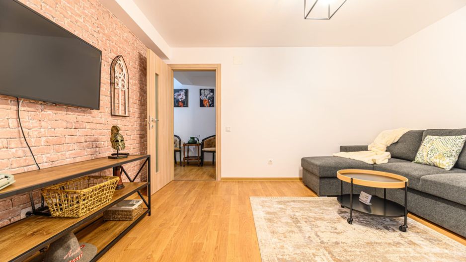 Cartier URBAN, lângă Mall Coresi, apartament 2 camere, mobilat, 550 euro - Poză 7