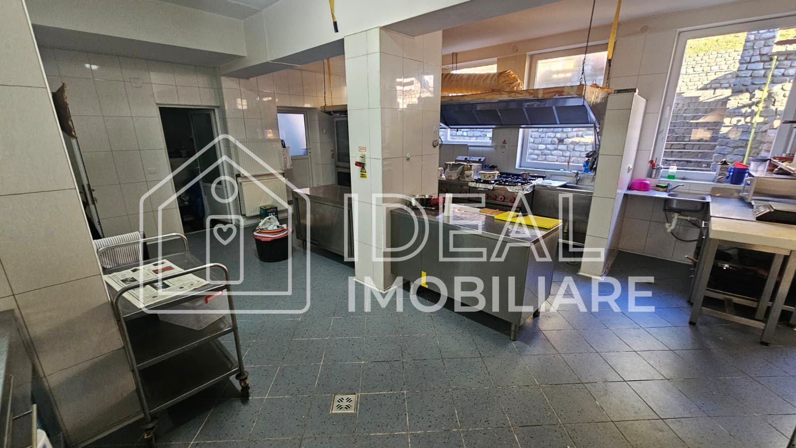 Complex turistic complet funcțional | Piscină, restaurant, 1.800 m - Poză 24