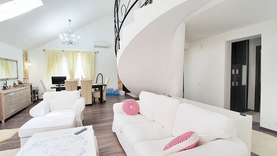 Vanzare vila de lux, Bradu - Poză 2