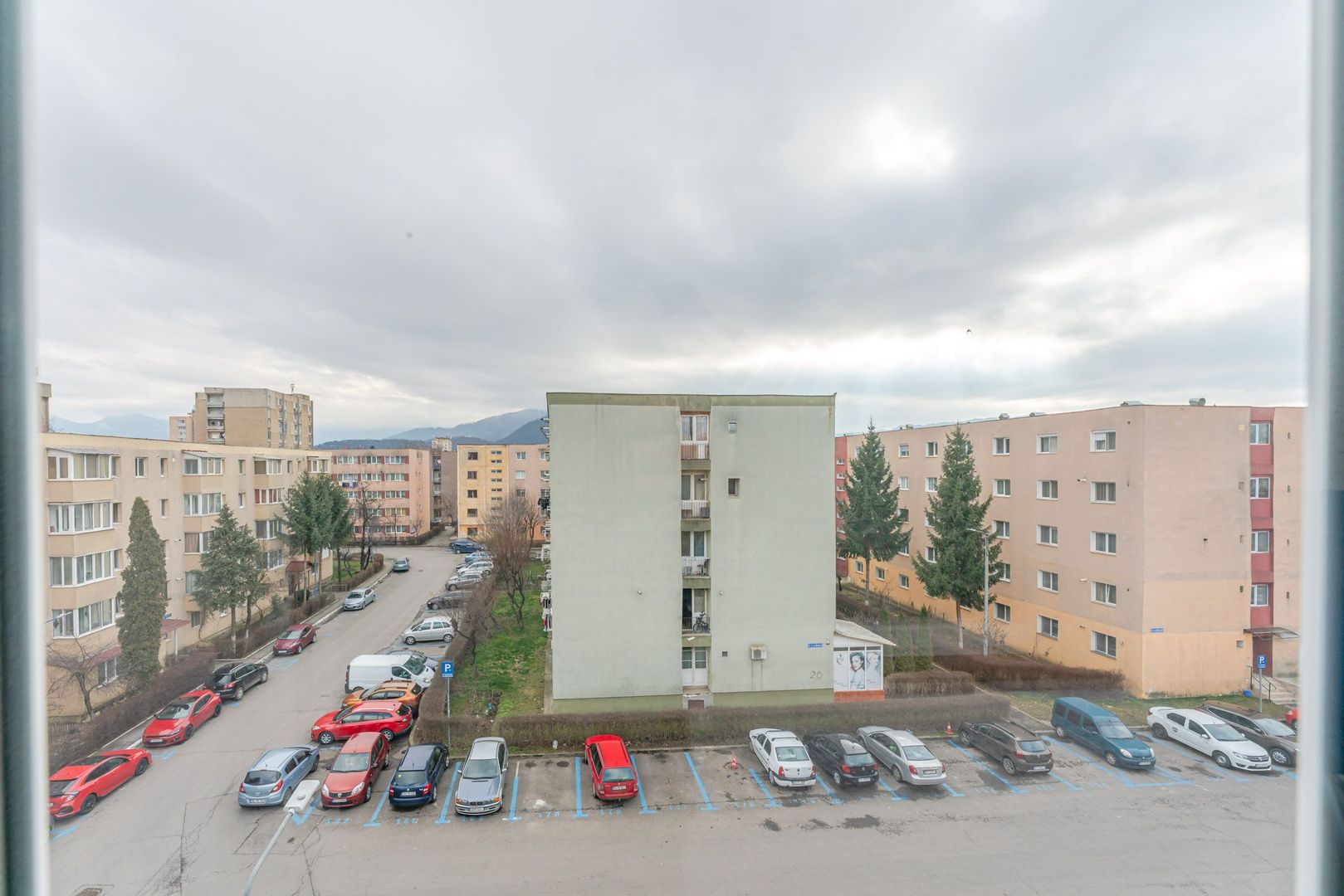 Garsoniera mobilata cu loc de parcare - Poză 11