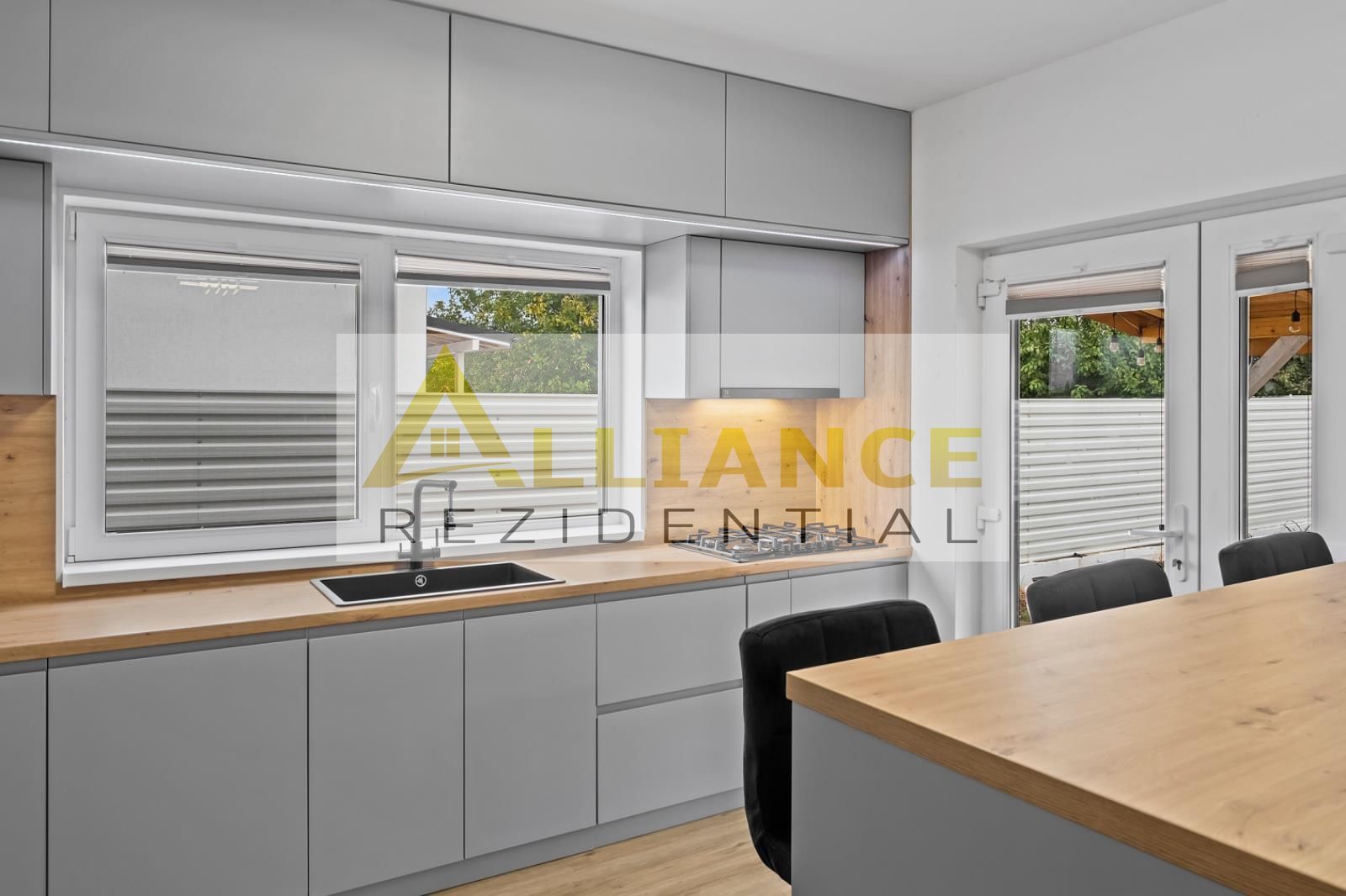 Casa individuala || P+1E+POD || 4 camere - 3 bai  || 300 mp teren || - Poză 10