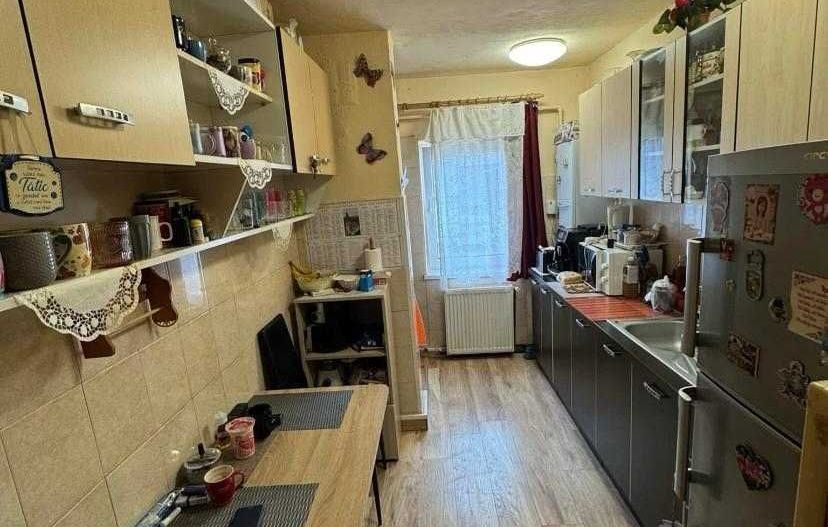 BRASADAS vinde ap 3 cam etaj 4/4 în Micro 17. - Poză 2