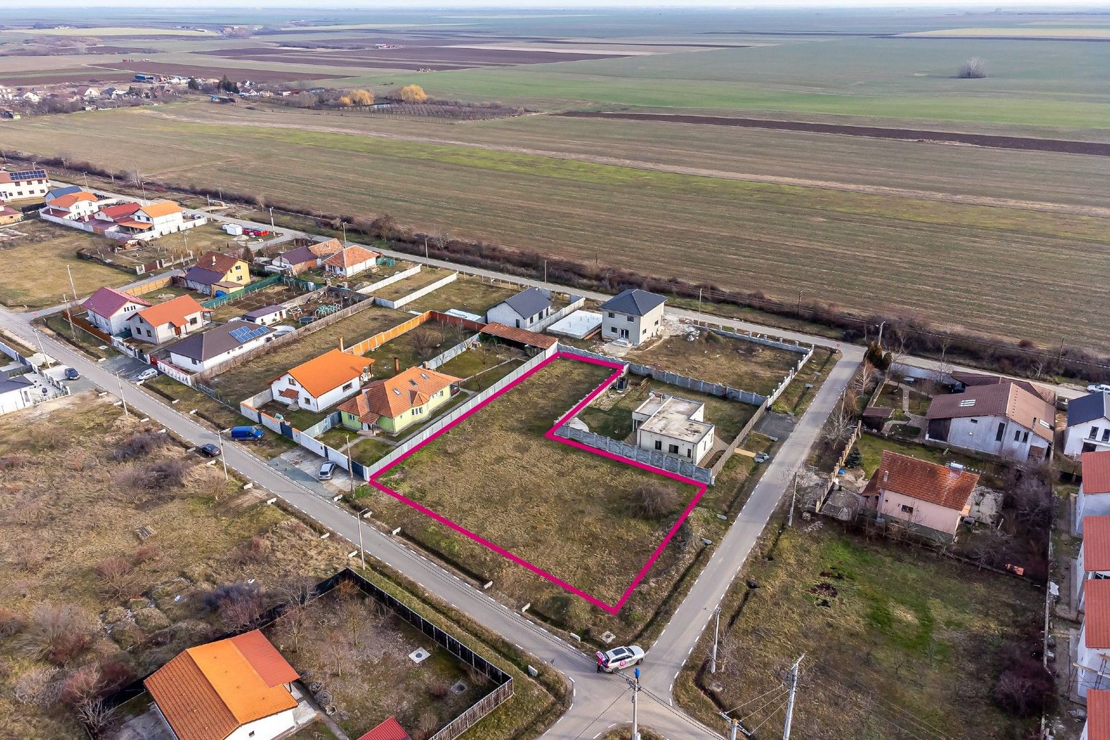 Teren generos, situat pe colt in cartierul nou din Calugareni - Poză 1