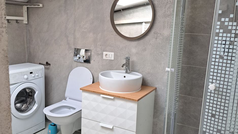 Studio cochet de închiriat în mansardă, inima orașului! - Poză 9