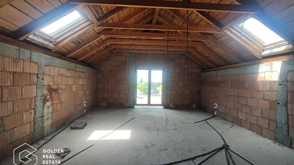 Casa cu teren de 697 mp si 5 dormitoare, Westfield - Poză 6