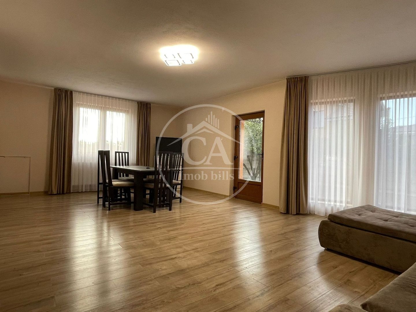 Casa de inchiriat cu 4 camere  tip duplex in cartier Viena, Oradea - Poză 9