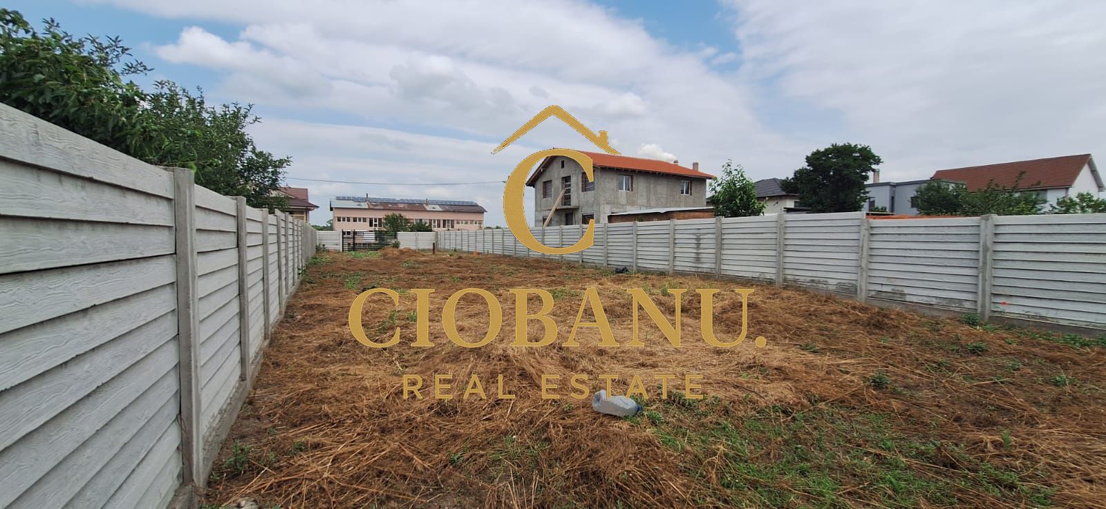 Teren intravilan imprejmuit cu gard de beton de vanzare - Poză 5