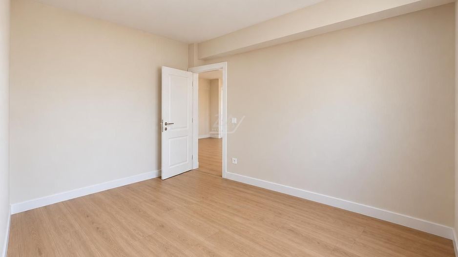 Apartament nou ESO. 3 camere si 2 bai. Bucatarie separata. Etaj intermediar. - Poză 7