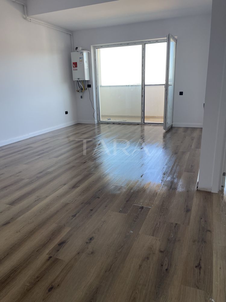Apartament modern cu 2 camere, finisat recent. Locatie Excelenta ! - Poză 2
