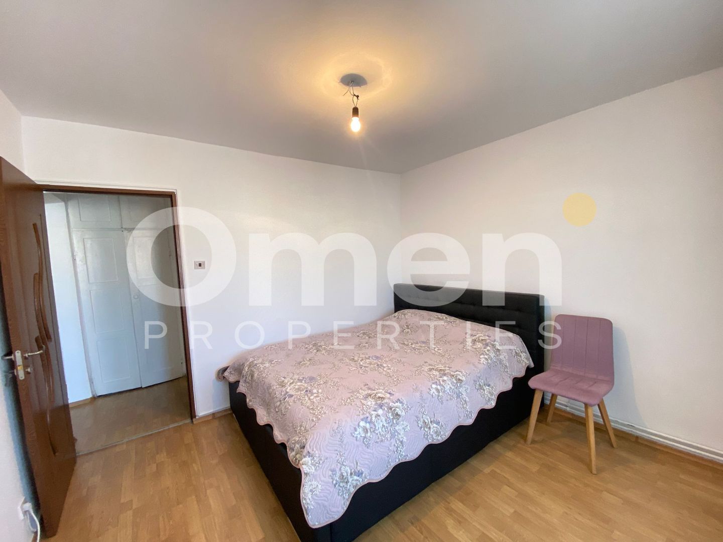 Apartament spatios cu 4 camere decoamndat, zona Republicii - Poză 2