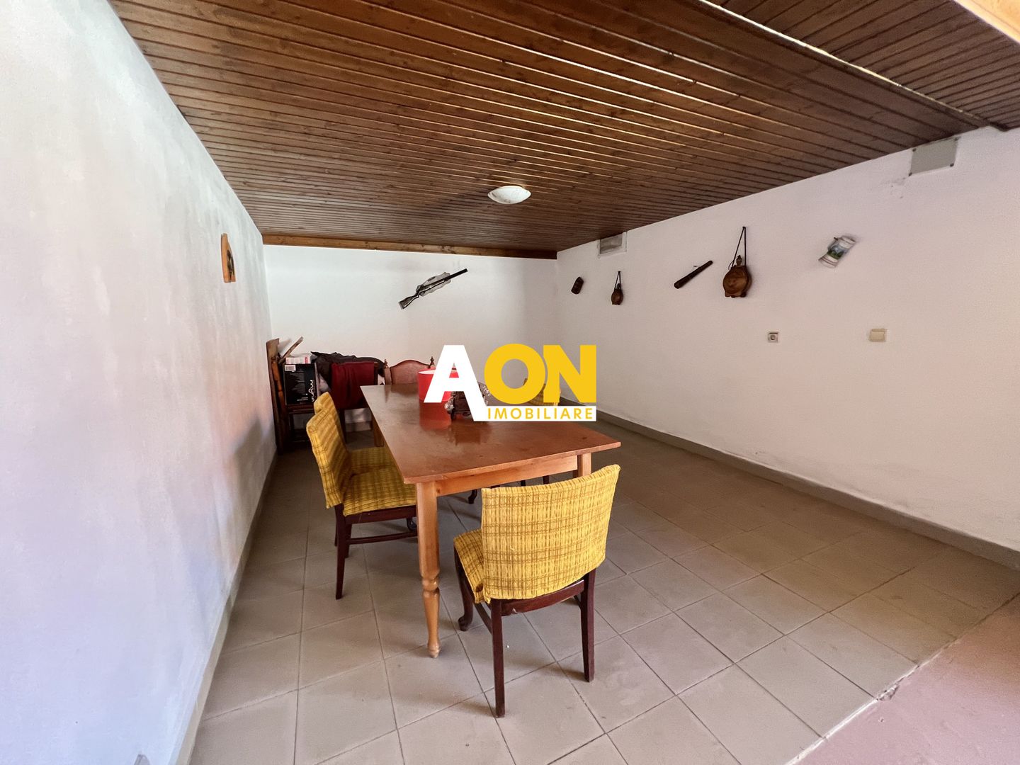 Casa de vanzare pretabila 2 familii, garaj, livada, comuna Pianu - Poză 22
