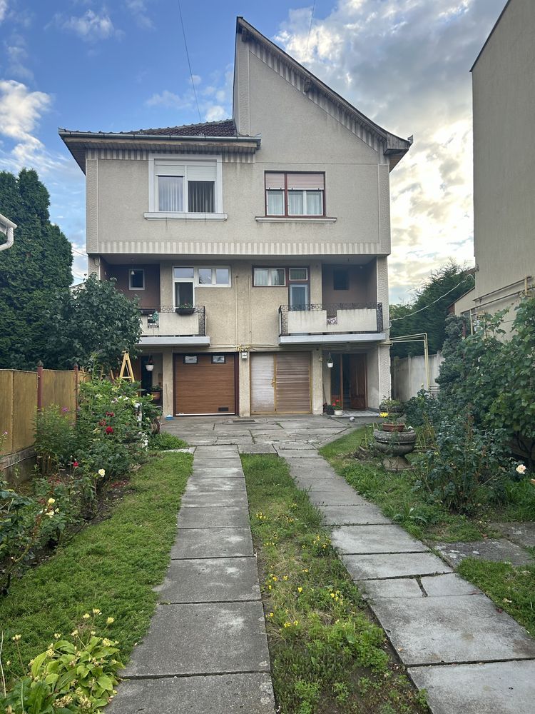 Casa de vanzare pe strada Paris - Poză 1