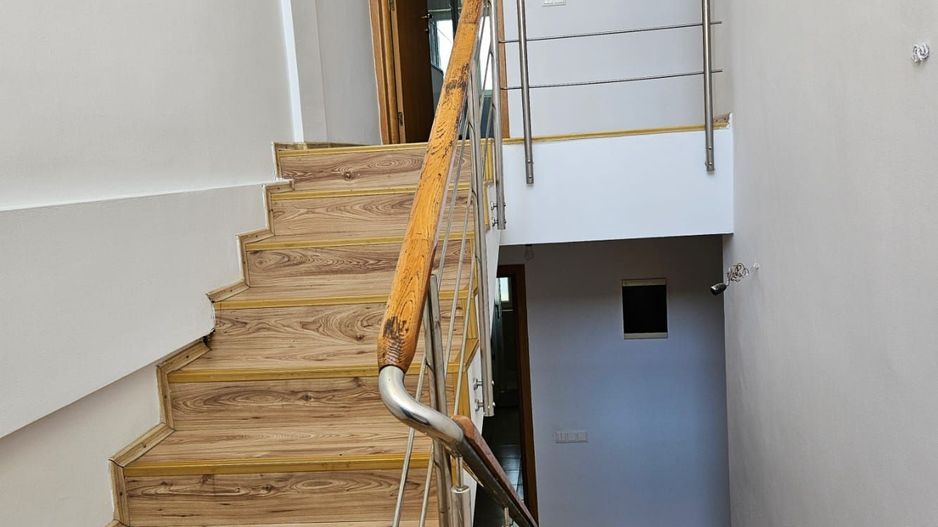 Vila,Parter+Etaj comuna Berceni 169000 eur - Poză 19