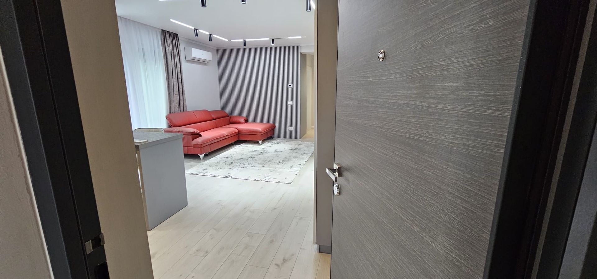 De inchiriat apartament cu 2 camere, Milcov Residence, et. 1, 700 euro - Poză 1