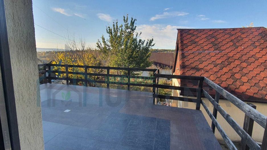 Vilă spațioasă de închiriat în Ezăreni, Valea Adâncă - Poză 2