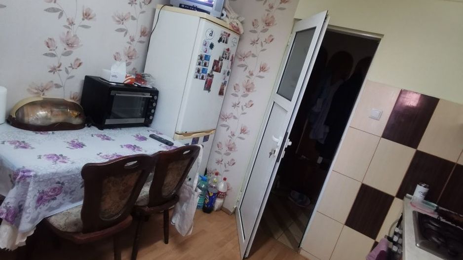 Vând apartament cu 4 camere - Poză 8