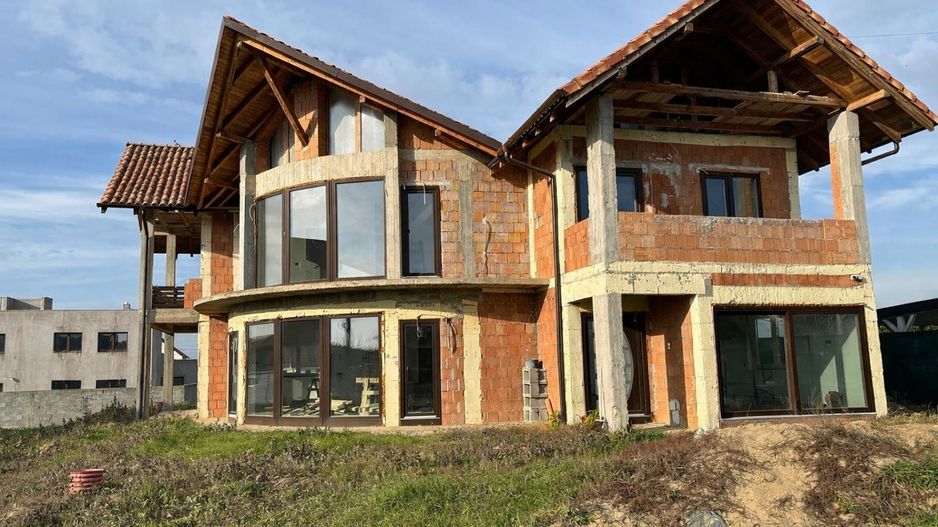 Casǎ de vânzare 7 camere P+E Sânmartin - Poză 1