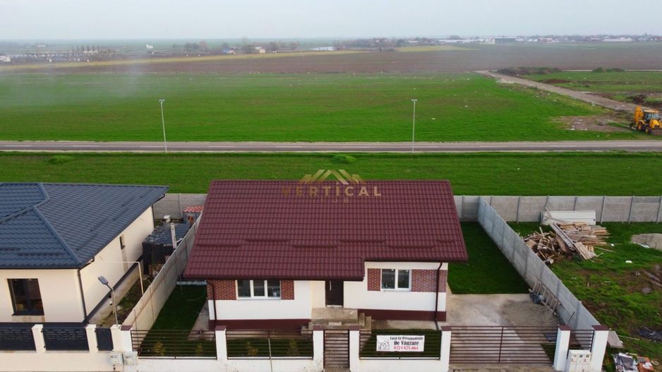 Casa parter cu 3 camere si teren 360 - comuna Berceni - Poză 1