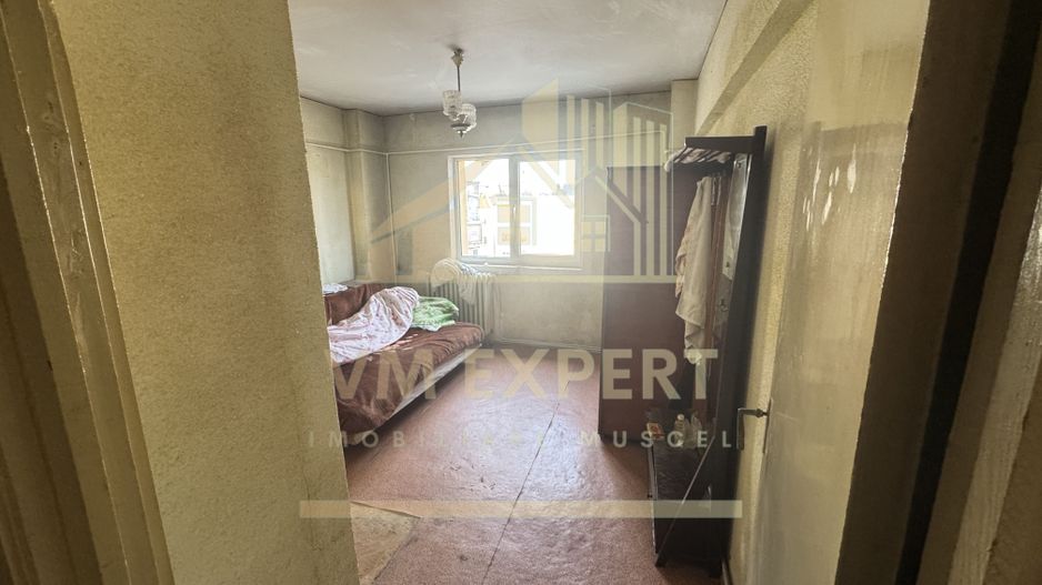 APARTAMENT 3 CAMERE ETAJ 4 VISOI CAMPULUNG - Poză 3