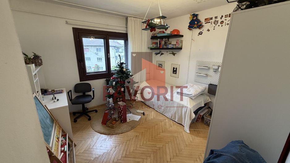 Decomandat. La 2 pasi de Shopping City. 2 bai - Poză 12